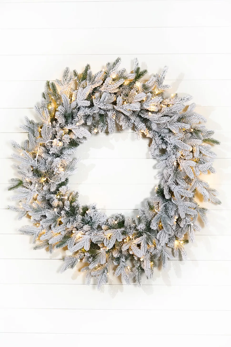 36" Deluxe Flocked Wreath With Warm White LED Lights