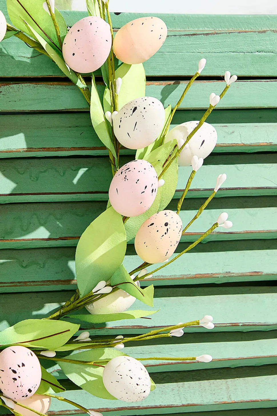 12" Egg & Leaf Wreath - Small