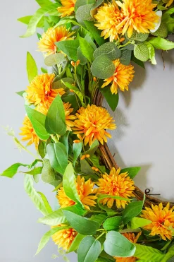 24" Mix Foliage Yellow Flower Wreath