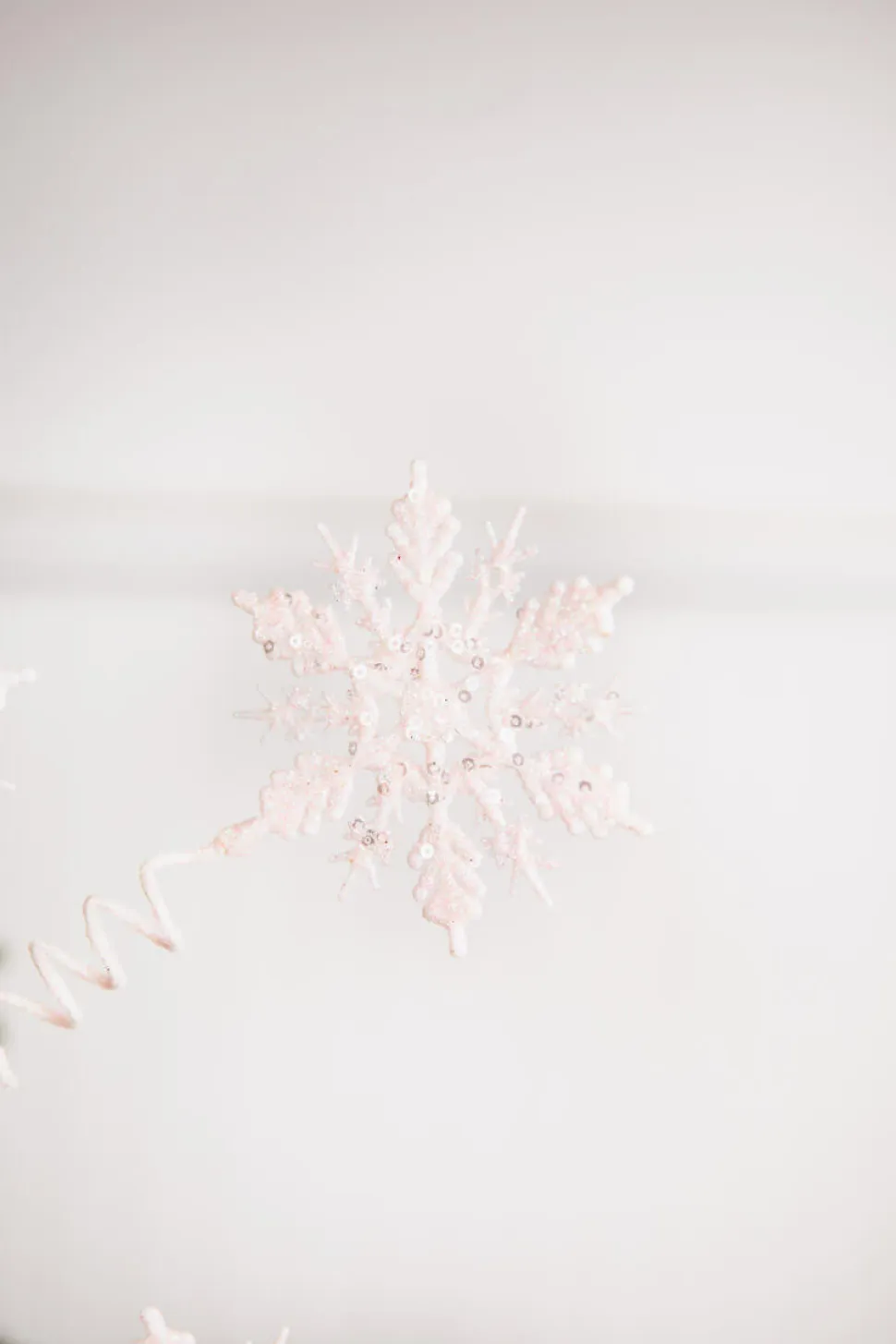 25” Pink Curly Snowflake Stem