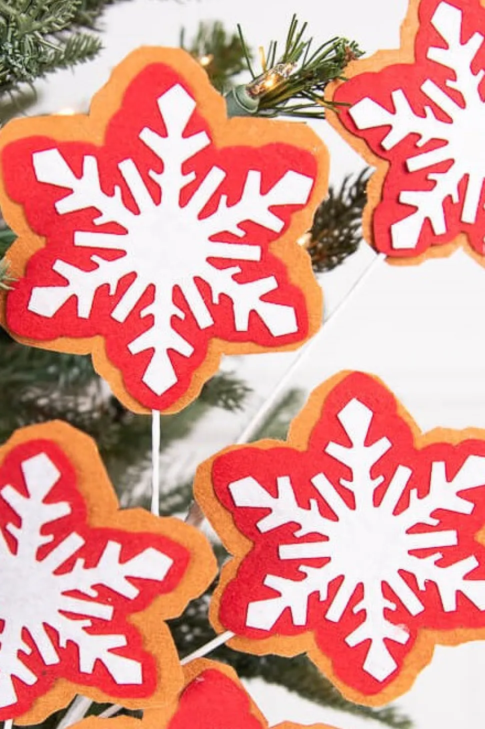 24” Red and White Snowflake Stem