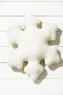 Snowflake Pillow 19