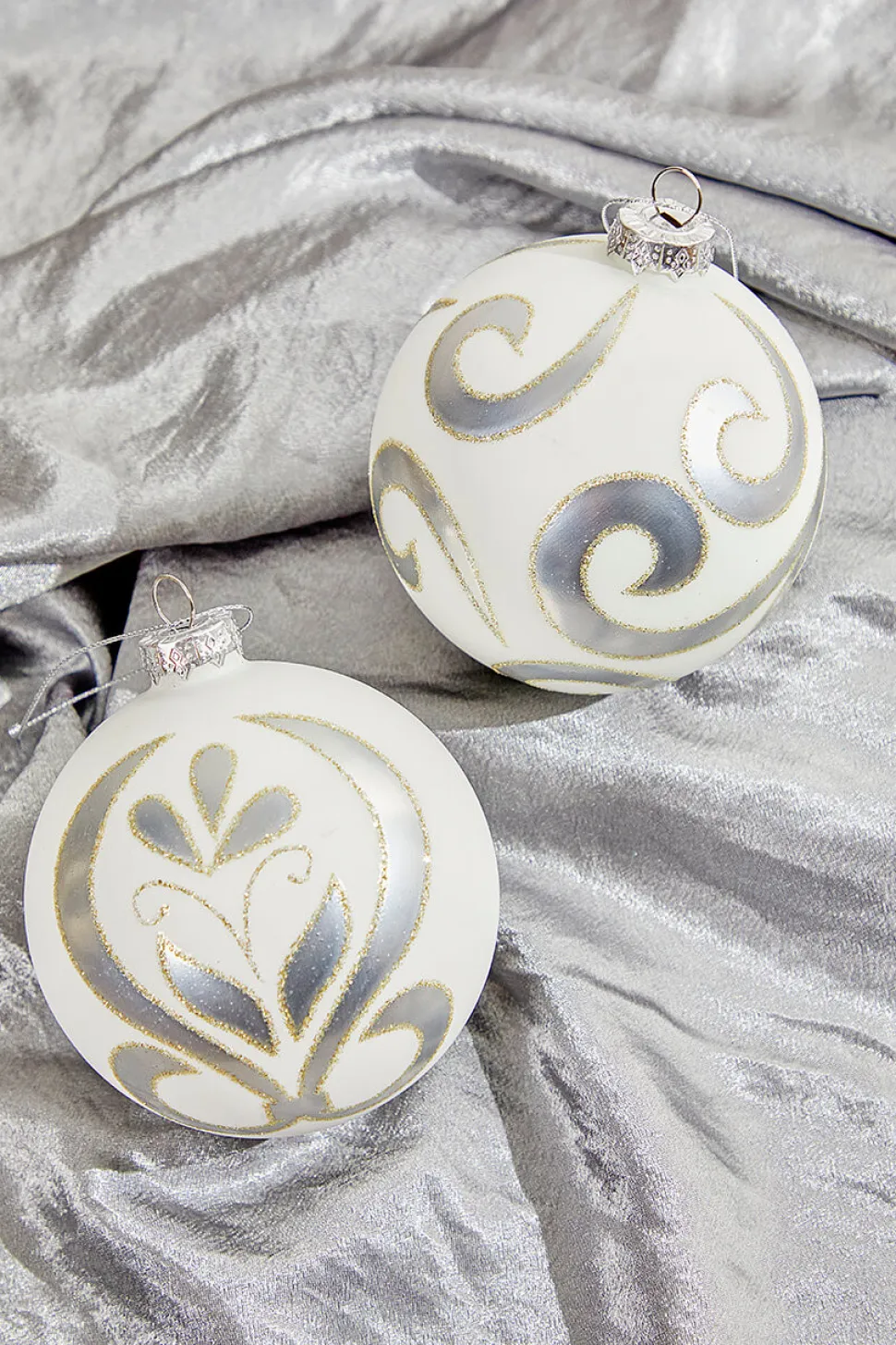 4" Swirl Holiday Ball Ornament