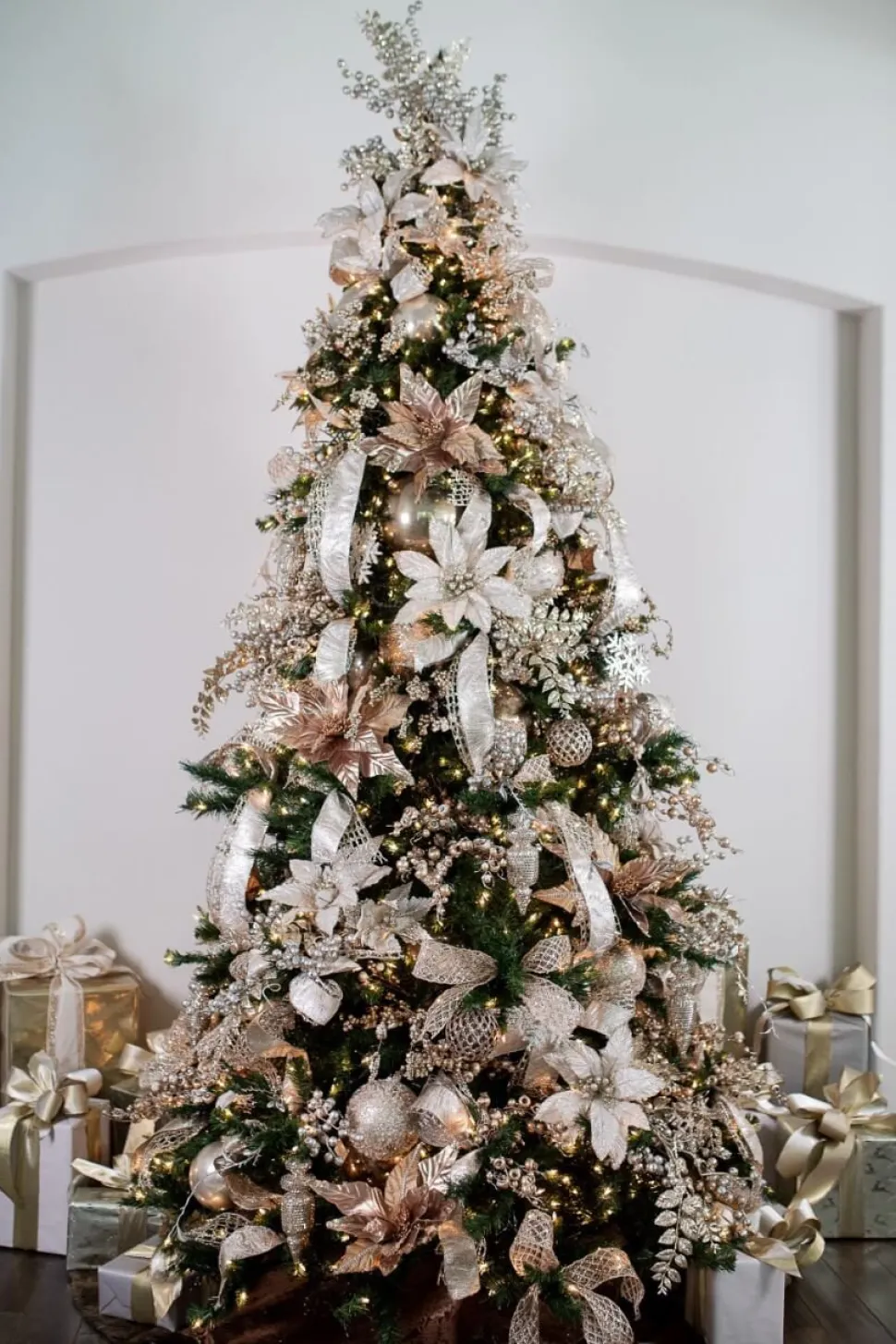 31” x 16.5" Champagne Velvet Metallic Poinsettia